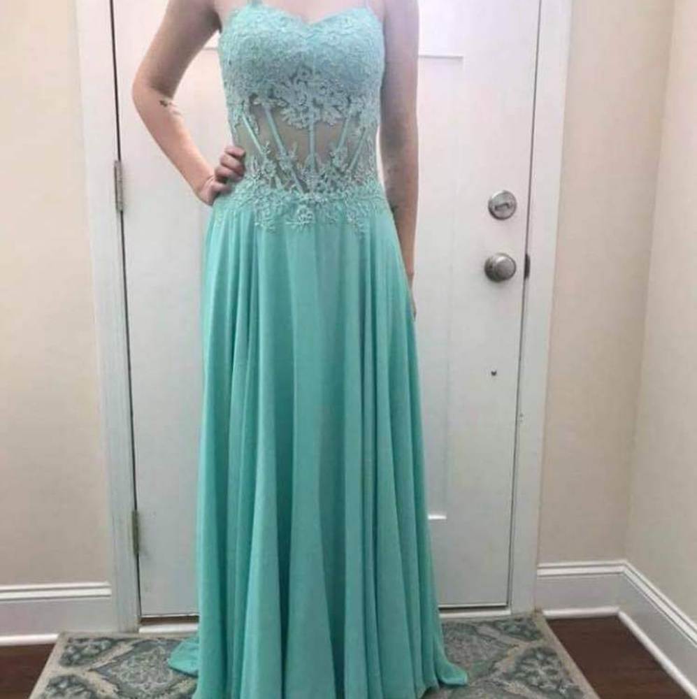 BRAND NEW DRESS!!! NEVER WORN!!!